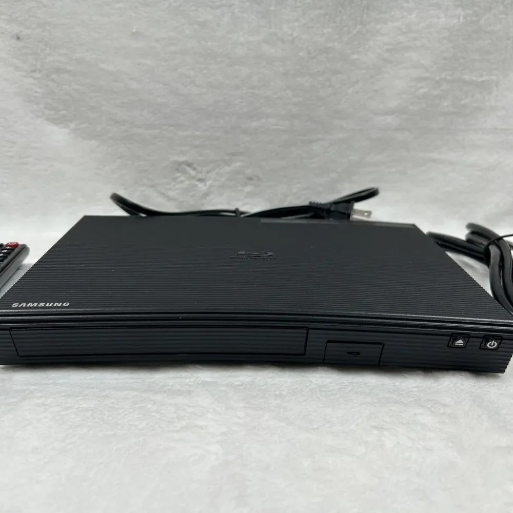 Samsung Blu-Ray DVD Player BD-JM57C Remote and HDMI Cable Included